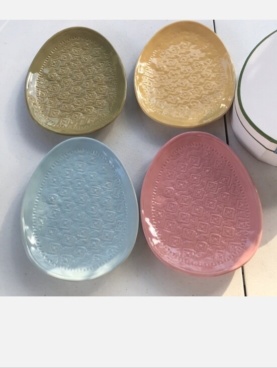 Pottery Barn Other - Pottery Barn Egg Shaped Plates, Set Of 4, In Egg Shaped Box